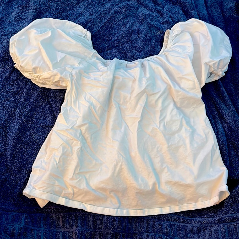 white puffer sleeve dress top